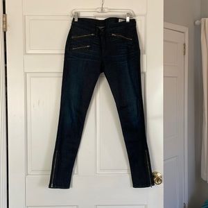 Rag & Bone women’s size 29 dark wash skinny jeans with zipper detailing.